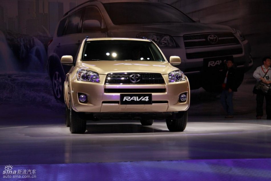 国产丰田RAV4上市现场实拍图