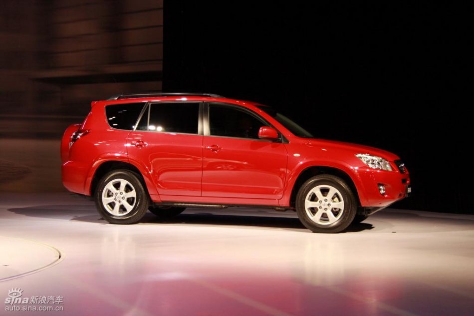 国产丰田RAV4上市现场实拍图