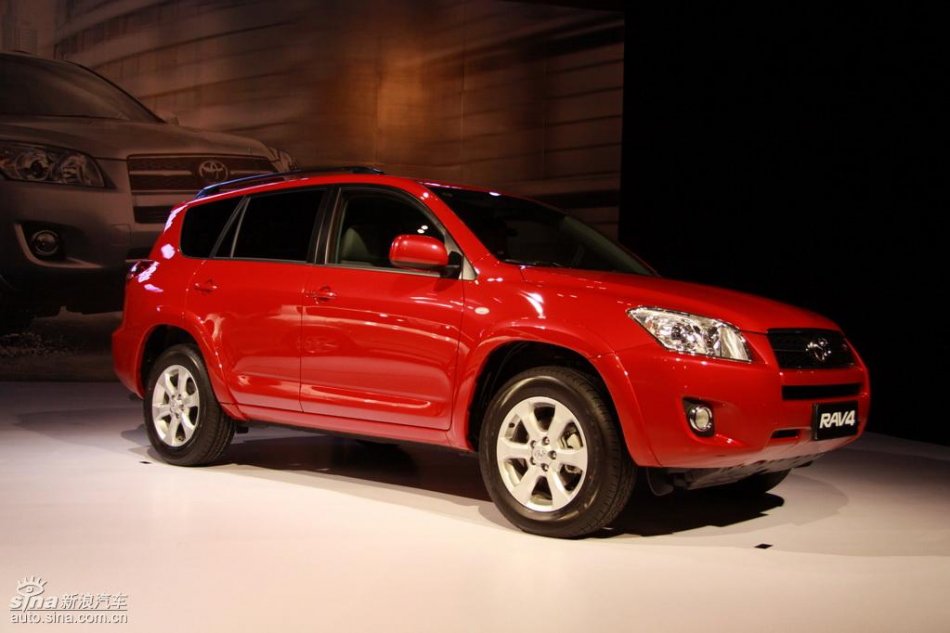 国产丰田RAV4上市现场实拍图