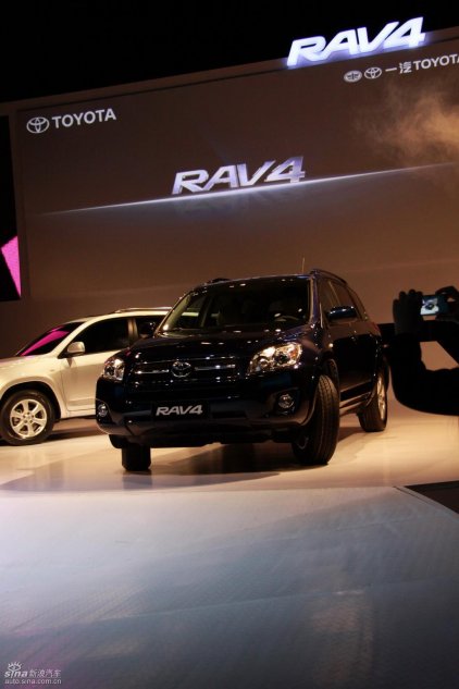 国产丰田RAV4上市现场实拍图