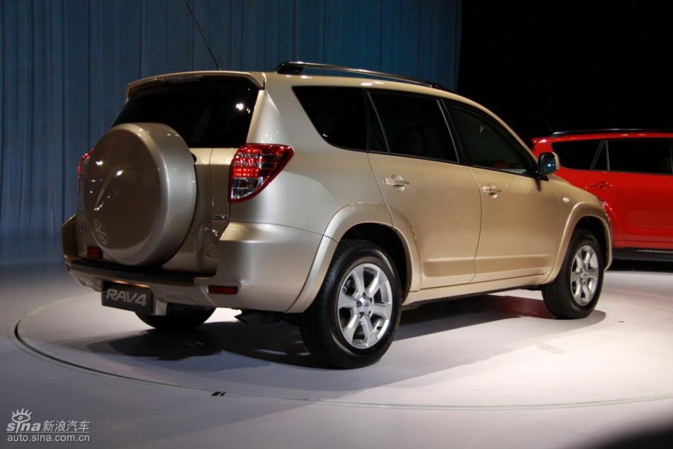 国产丰田RAV4上市现场实拍图