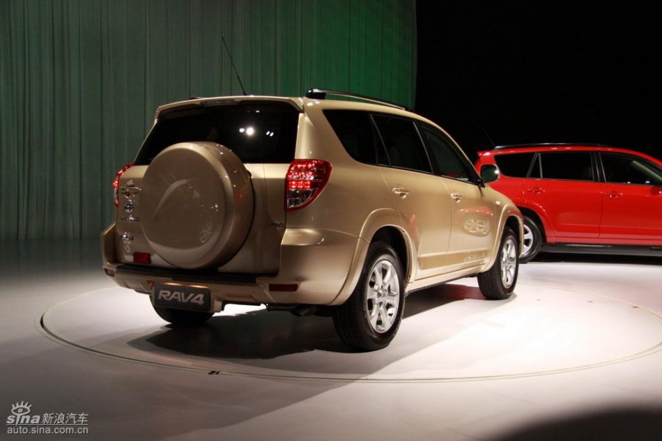 国产丰田RAV4上市现场实拍图