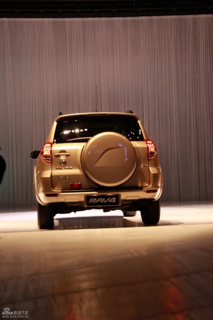 国产丰田RAV4上市现场实拍图
