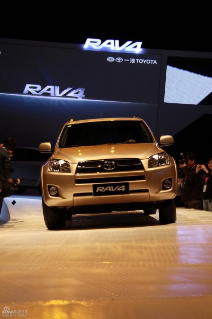 国产丰田RAV4上市现场实拍图