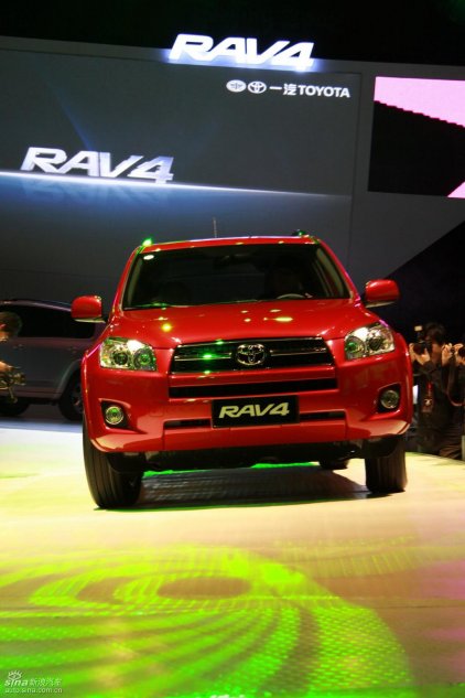 国产丰田RAV4上市现场实拍图