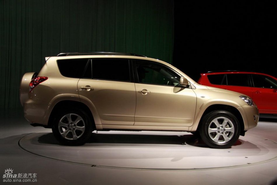 国产丰田RAV4上市现场实拍图