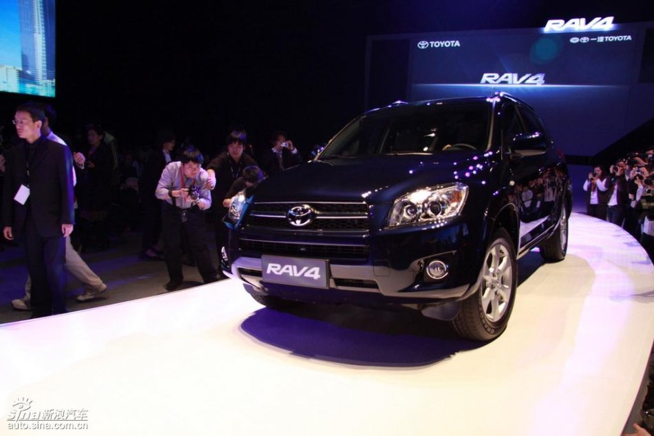 国产丰田RAV4上市现场实拍图