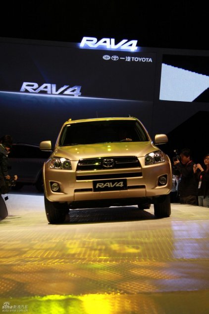 国产丰田RAV4上市现场实拍图