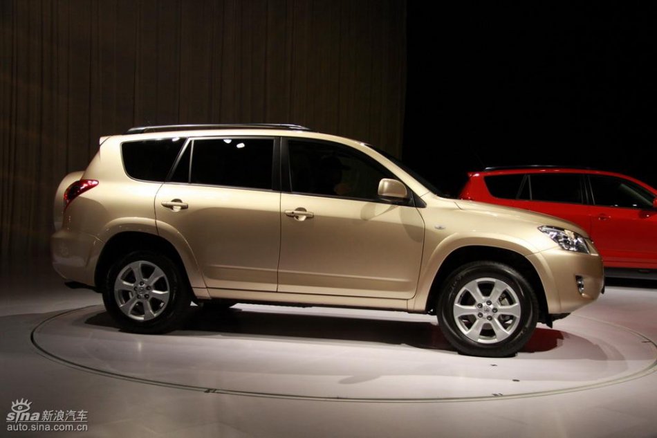 国产丰田RAV4上市现场实拍图