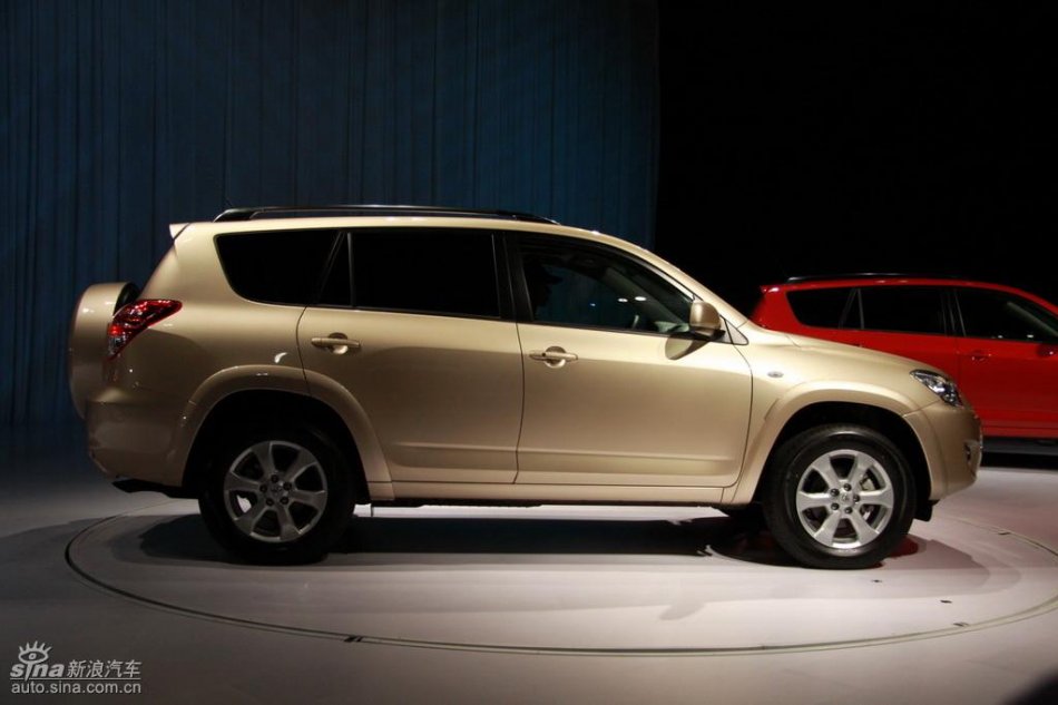 国产丰田RAV4上市现场实拍图