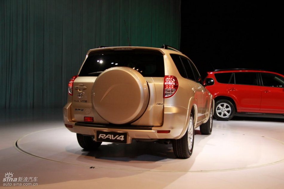 国产丰田RAV4上市现场实拍图