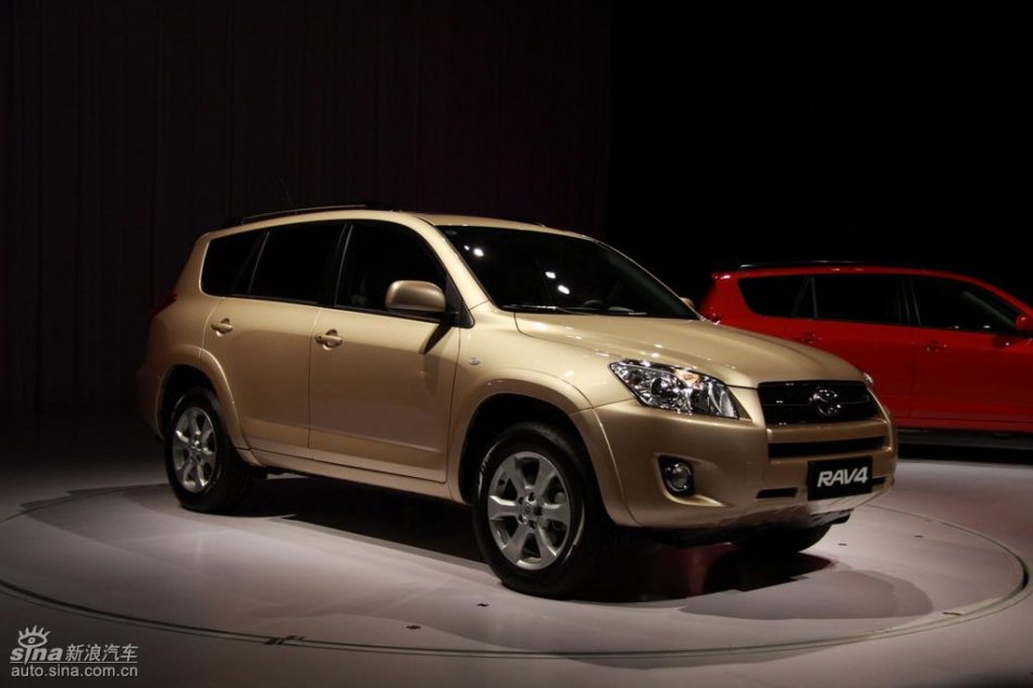 国产丰田RAV4上市现场实拍图