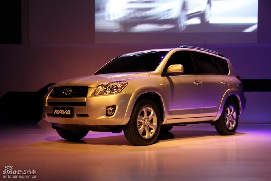 国产丰田RAV4上市现场实拍图