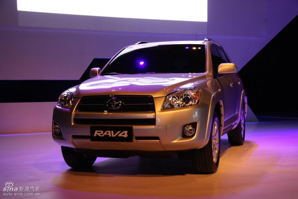 国产丰田RAV4上市现场实拍图