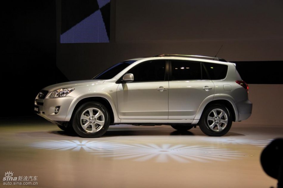 国产丰田RAV4亮相
