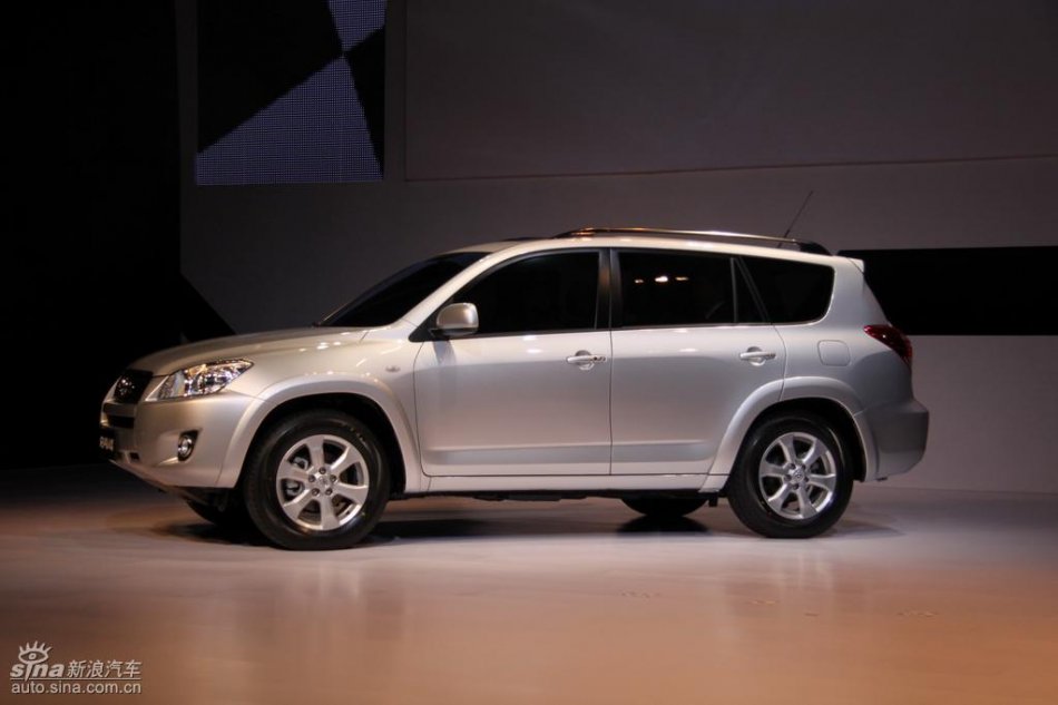 国产丰田RAV4亮相