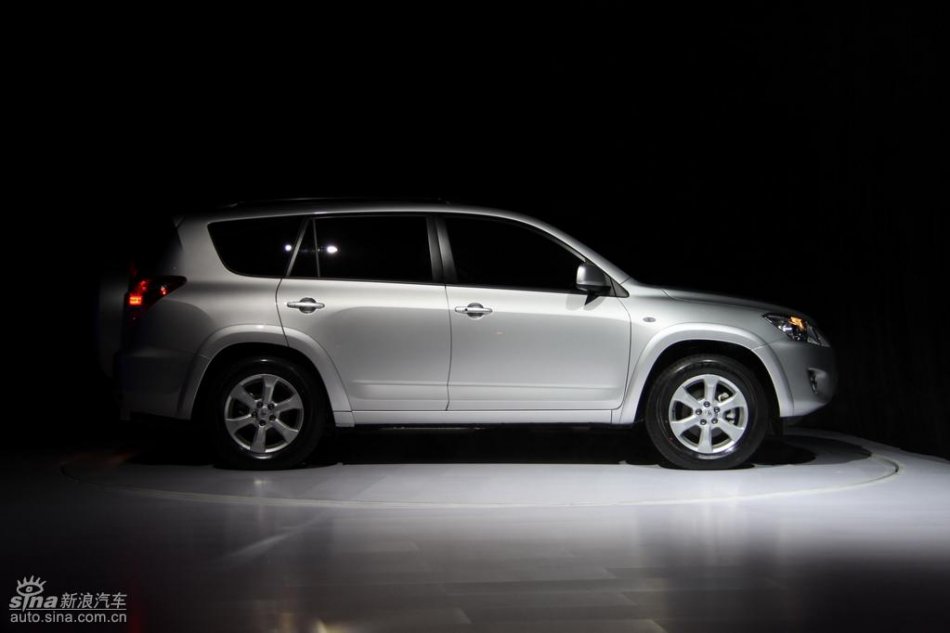 国产丰田RAV4亮相