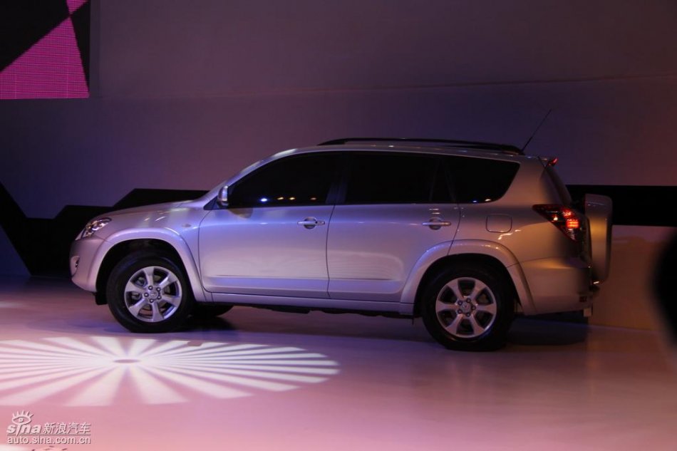 国产丰田RAV4亮相