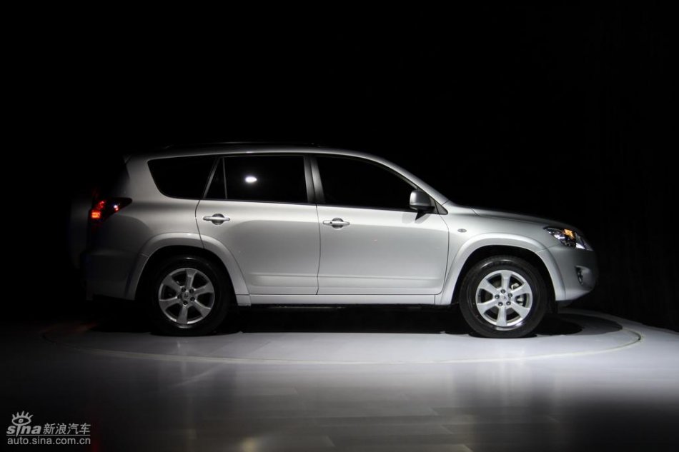 国产丰田RAV4亮相