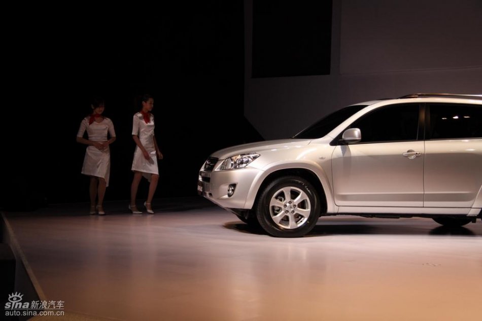 国产丰田RAV4亮相