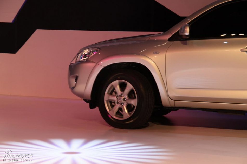 国产丰田RAV4亮相