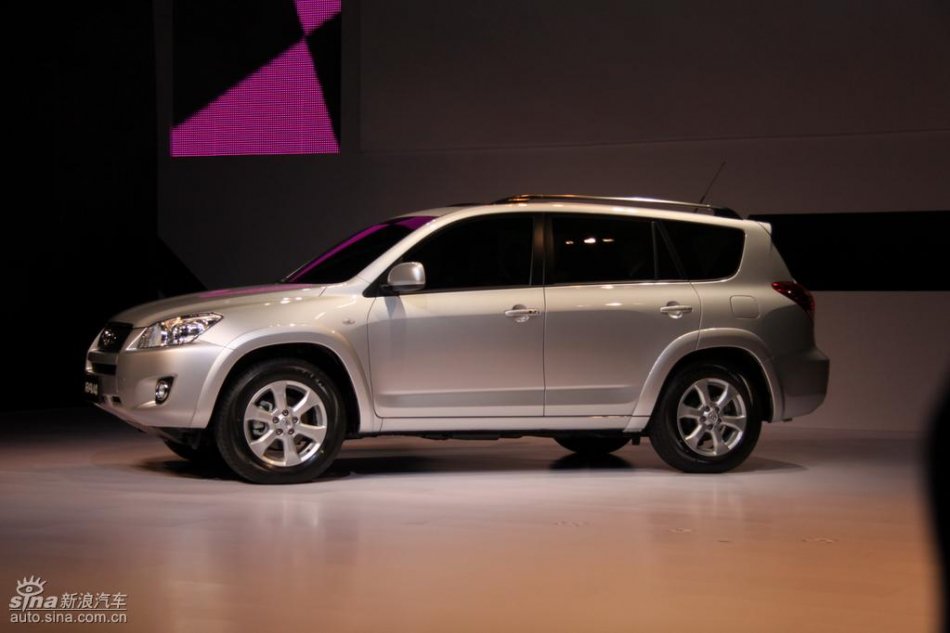 国产丰田RAV4亮相