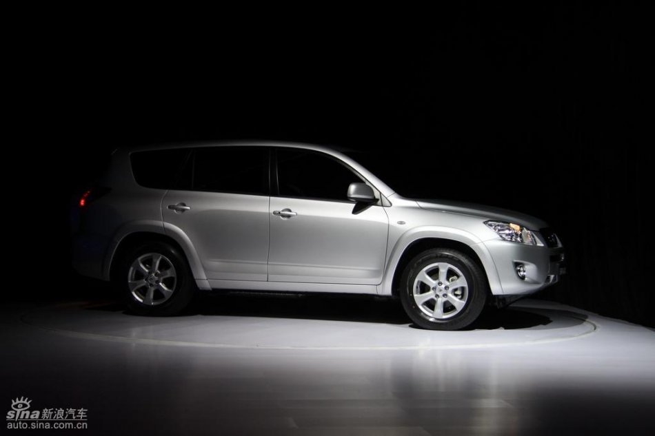 国产丰田RAV4亮相
