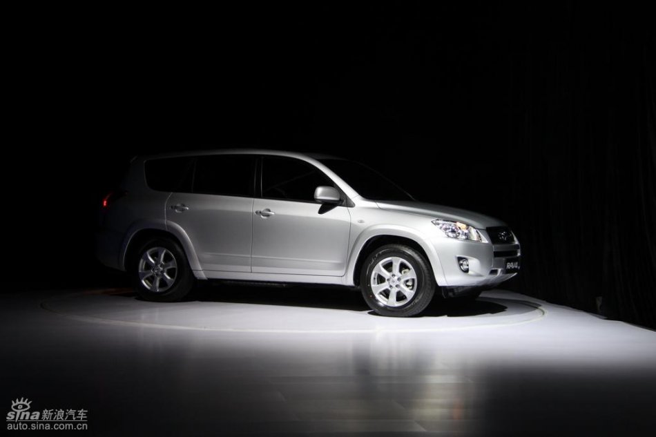 国产丰田RAV4亮相