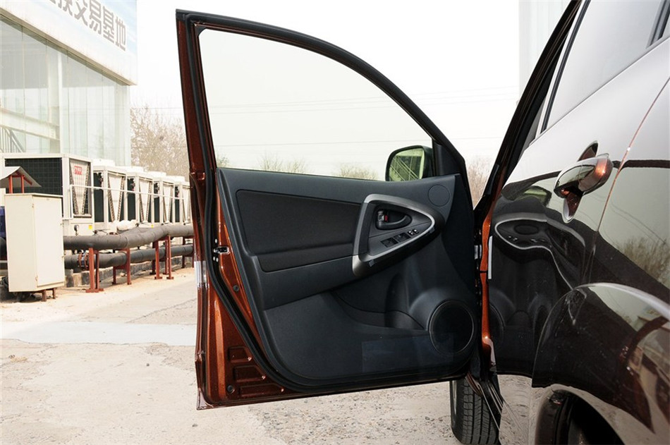 2013款RAV4 2.0L自动经典特装版