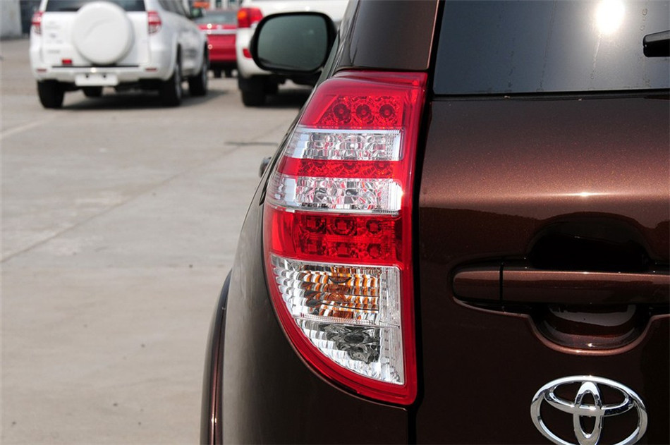 2013款RAV4 2.0L自动经典特装版