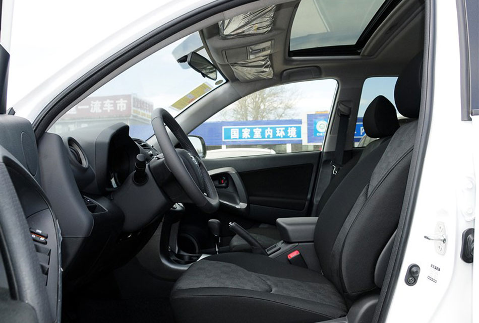 2013款RAV4 2.0L自动精英特装版