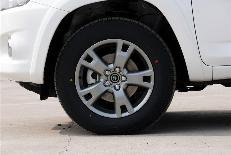 2013款RAV4 2.0L自动精英特装版