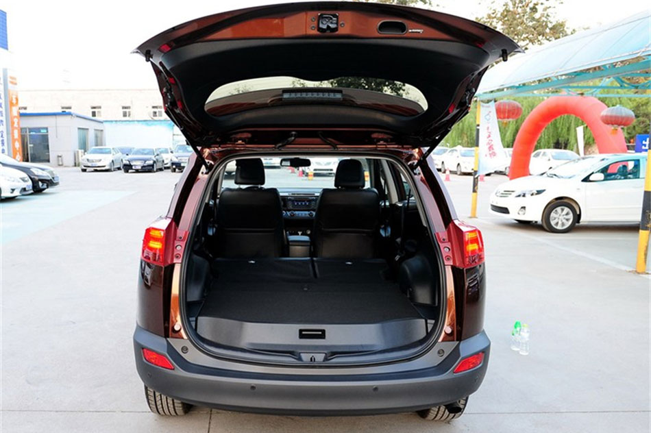 2013款丰田RAV4 2.5L自动豪华版