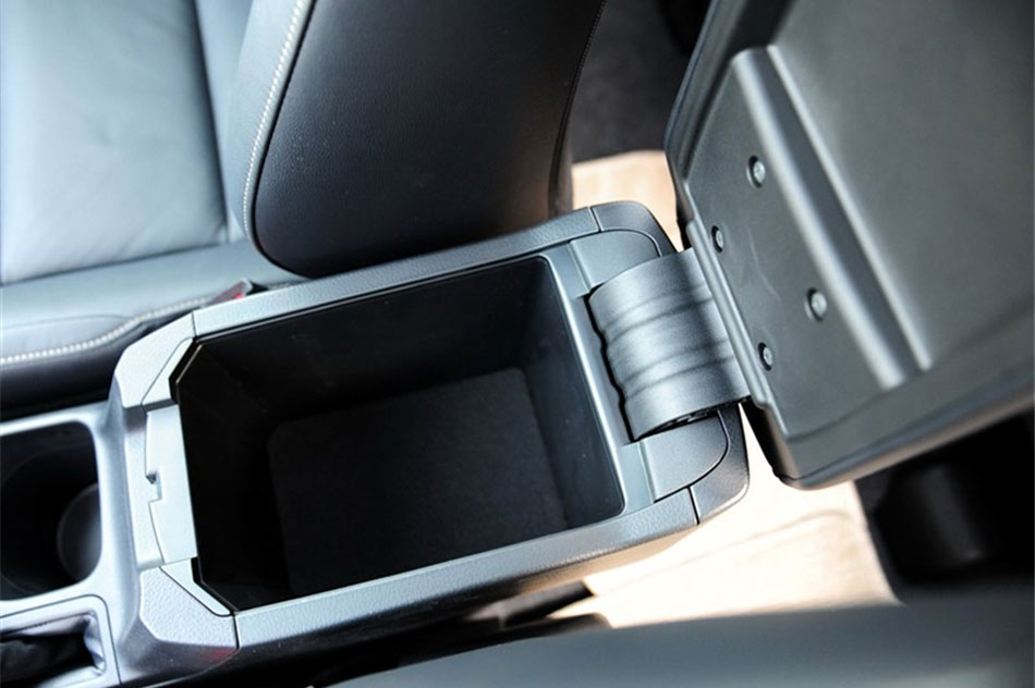 2013款丰田RAV4 2.5L自动豪华版