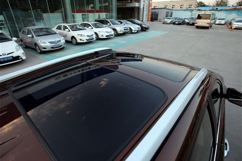 2013款丰田RAV4 2.5L自动豪华版