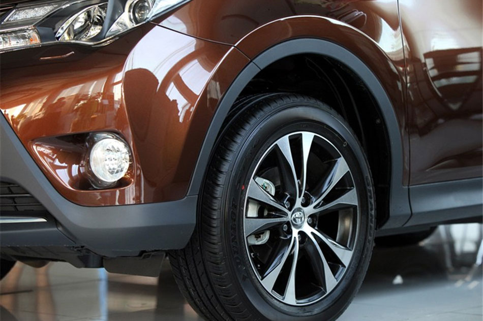 2013款丰田RAV4 2.5L自动豪华版