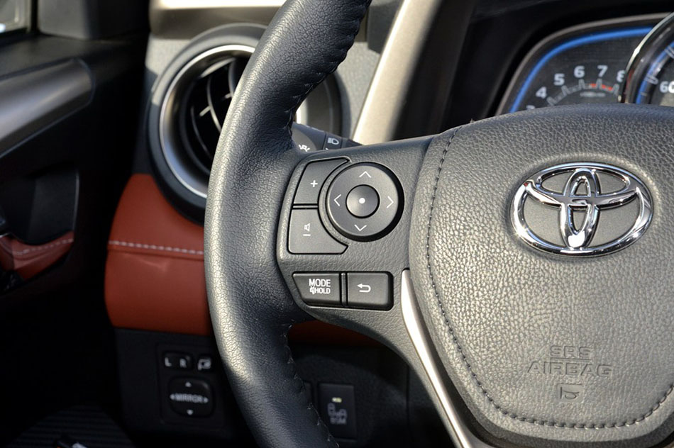 2015款 2.5L 自动四驱尊贵版 内饰