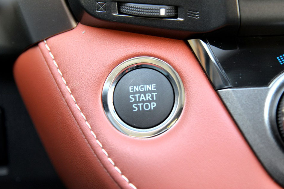 2015款 2.5L 自动四驱尊贵版 内饰