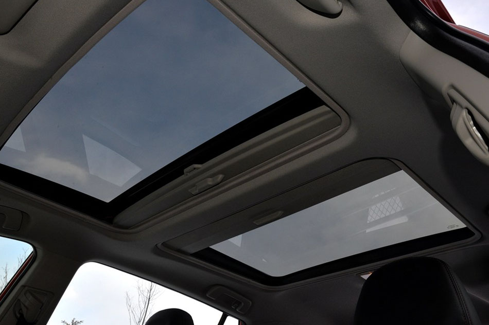 2015款 2.5L 自动四驱尊贵版 座椅空间