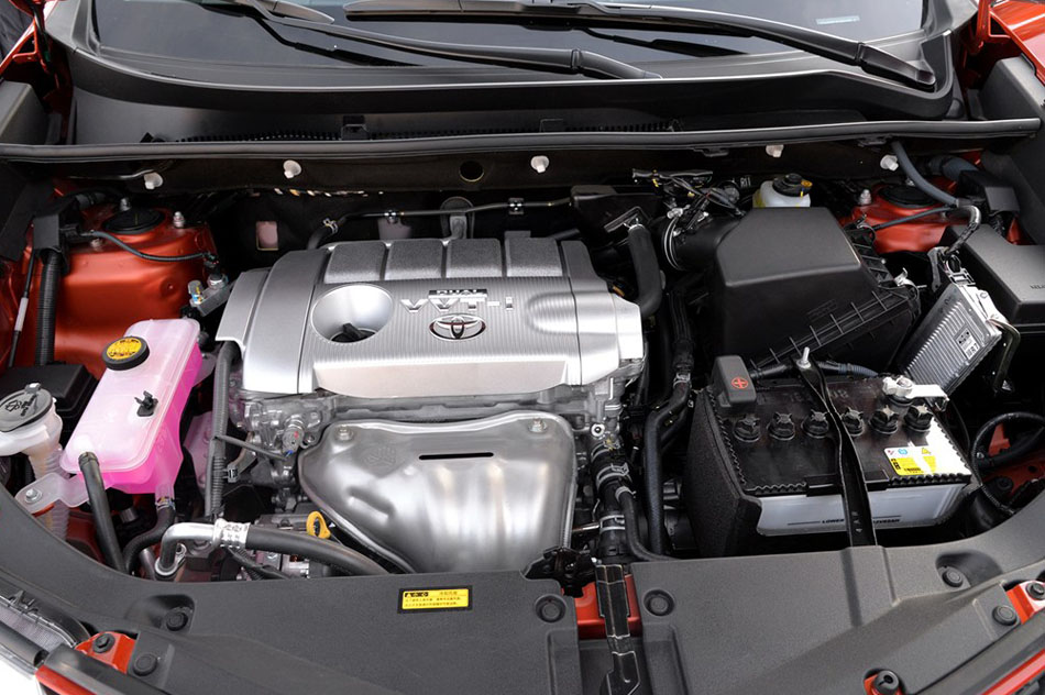 2015款 2.5L 自动四驱尊贵版 引擎底盘