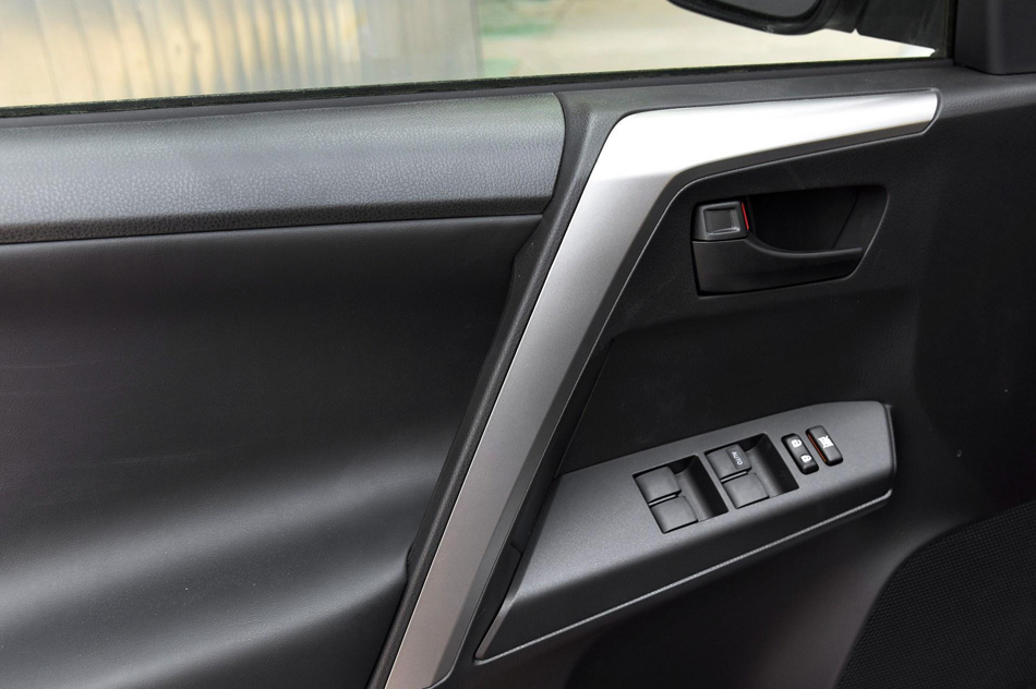 2018款 2.5L 自动四驱精英i版 座椅空间