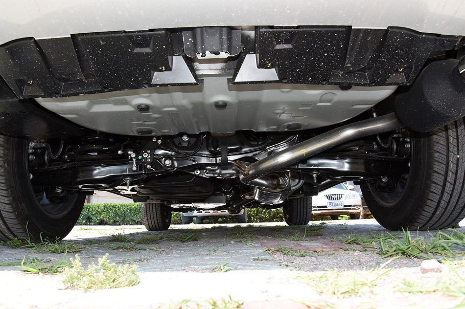 2018款 2.5L 自动四驱精英i版 引擎底盘