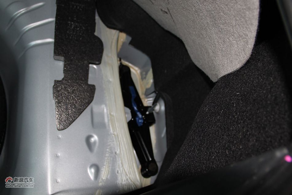 发动机、底盘悬挂及后备箱