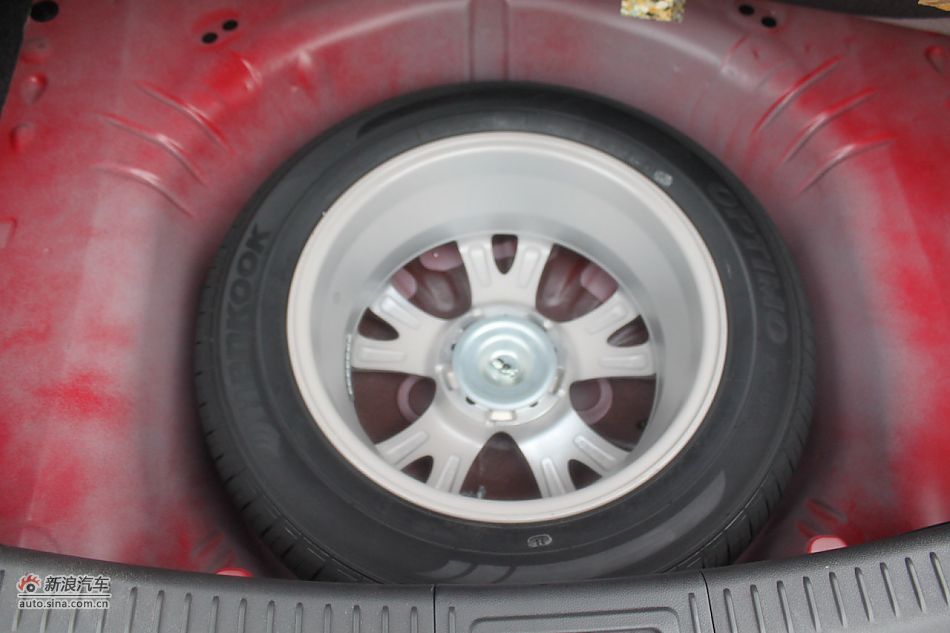 发动机、底盘悬挂及后备箱