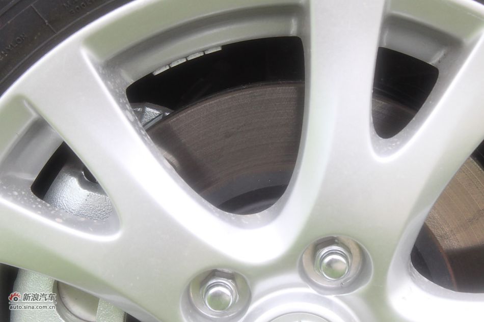 发动机、底盘悬挂及后备箱