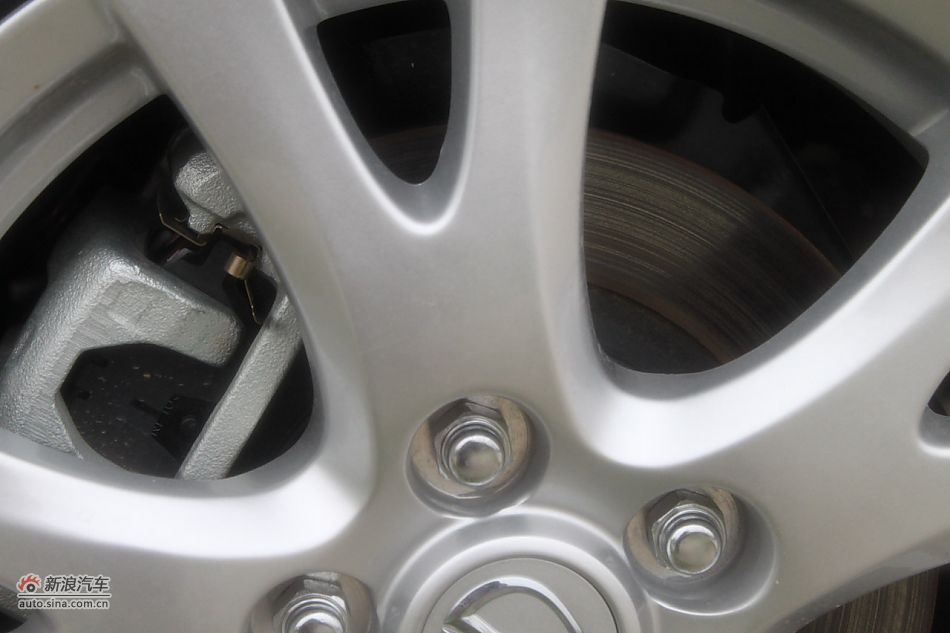 发动机、底盘悬挂及后备箱