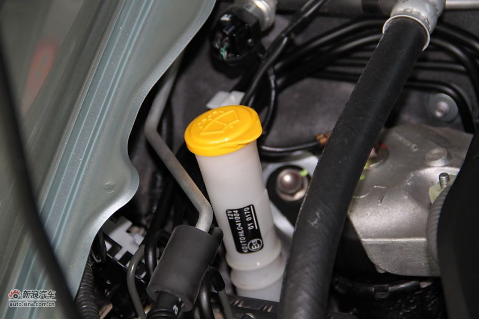 发动机、底盘悬挂及后备箱