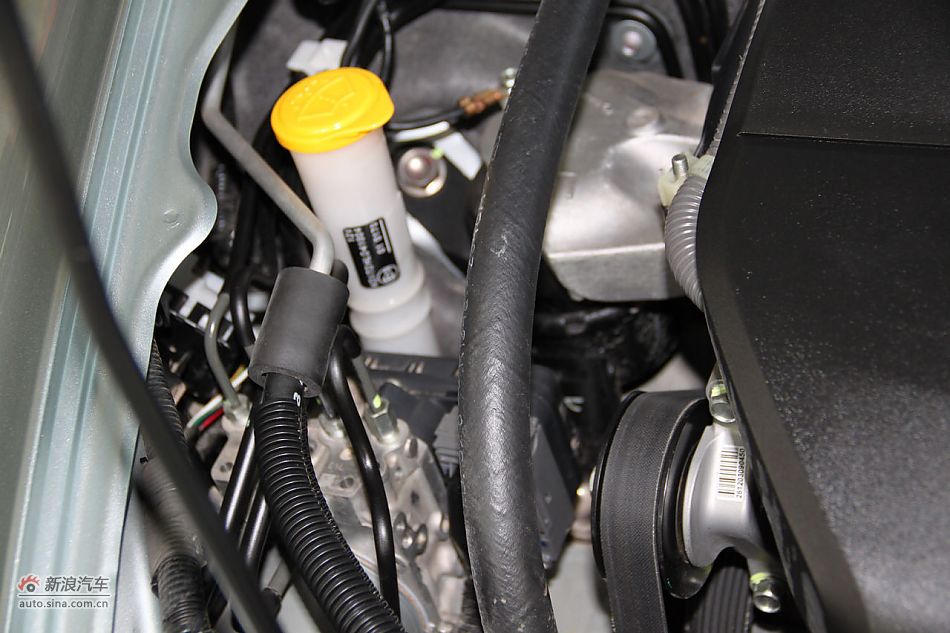 发动机、底盘悬挂及后备箱