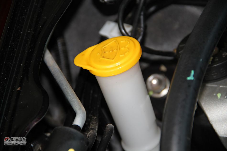 发动机、底盘悬挂及后备箱