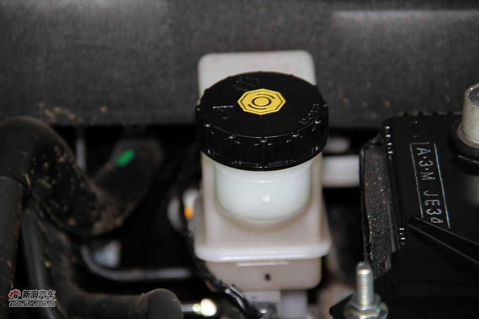 发动机、底盘悬挂及后备箱